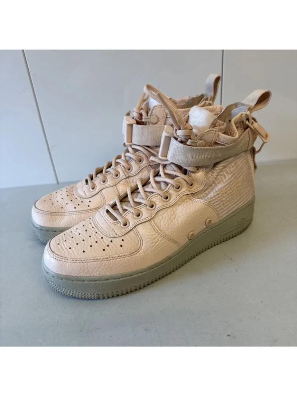 Size‎ 9.5 - Nike Air Force 1 SF Mid Orange Quartz W EUC AA3966-800 - Urban